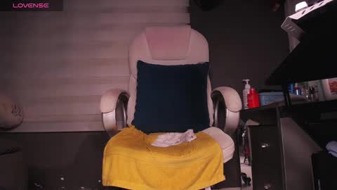 Snapshot of dirty_27cms chatting on 09-20-25, 10:33 dirty_27cms online show from 09-20-25, 10:33