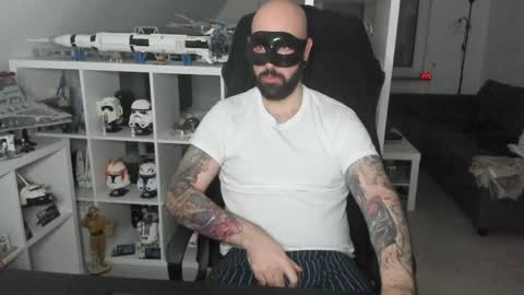 Robert online show from 12-15-24, 01:24