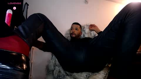 Snapshot of dirtybhot chatting on 12-14-25, 05:02 I just want to be happy online show from 12-14-25, 05:02