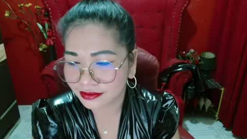 LatexQueen online show from 04-25-26, 04:37