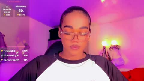 Naomy  online show from 05-07-26, 03:34