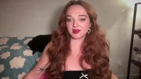 Snapshot of dirtylaneyjane chatting on 12-15-24, 06:18 Laney Jane online show from 12-15-24, 06:18