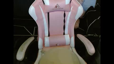 LEXA online show from 12-14-25, 05:07