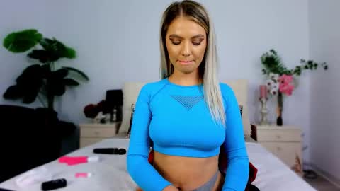 Snapshot of dirtystudentgirl chatting on 10-01-25, 09:04 Chloe online show from 10-01-25, 09:04