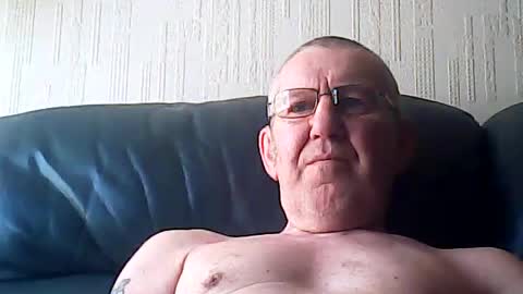 Snapshot of discovery63 chatting on 06-28-26, 02:12 discovery63 online show from 06-28-26, 02:12