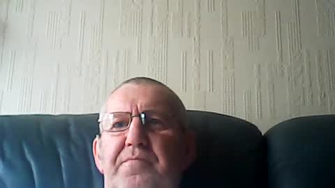 Snapshot of discovery63 chatting on 08-01-26, 01:32 discovery63 online show from 08-01-26, 01:32