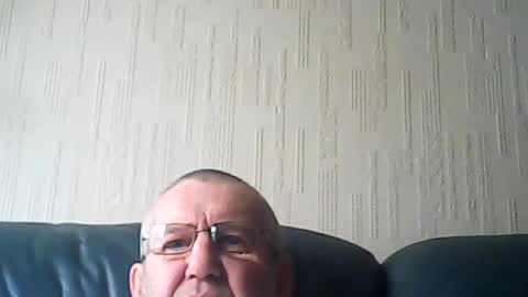 Snapshot of discovery63 chatting on 08-03-26, 09:04 discovery63 online show from 08-03-26, 09:04