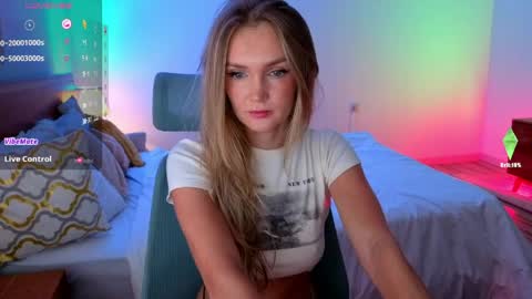 Snapshot of disney__princess chatting on 06-08-26, 11:21 JASMINE online show from 06-08-26, 11:21