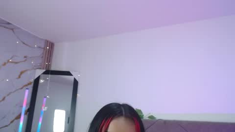 disyamil_pineda online show from 05-20-26, 03:02