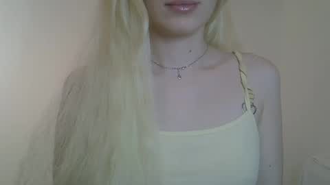 DitaMilton online show from 03-08-26, 07:39