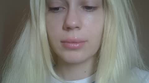 DitaMilton online show from 04-20-26, 07:37