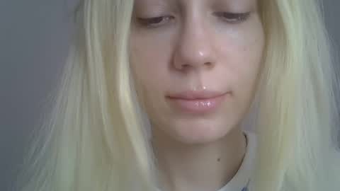 DitaMilton online show from 04-22-26, 08:39