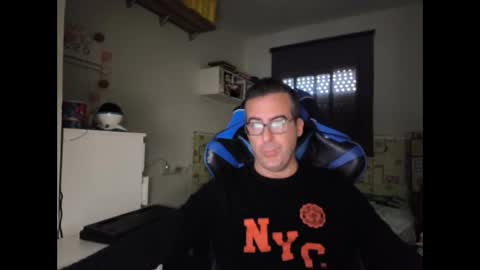 Snapshot of ditos_c chatting on 10-31-25, 09:54 ditos_c online show from 10-31-25, 09:54