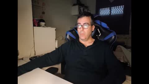 Snapshot of ditos_c chatting on 01-14-26, 08:42 ditos_c online show from 01-14-26, 08:42