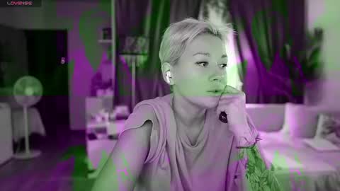 Snapshot of divine_kim chatting on 07-15-26, 08:36 Miss Kim online show from 07-15-26, 08:36