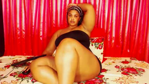 divinebooty93 online show from 02-26-26, 06:23