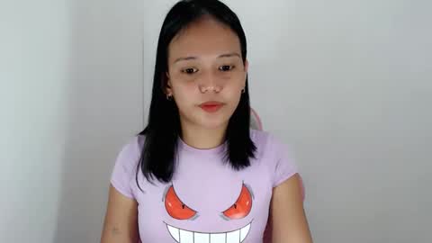 Snapshot of divinegoddness chatting on 04-29-26, 01:15 Crystal mae online show from 04-29-26, 01:15