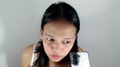Snapshot of divinegoddness chatting on 04-30-26, 12:11 Crystal mae online show from 04-30-26, 12:11