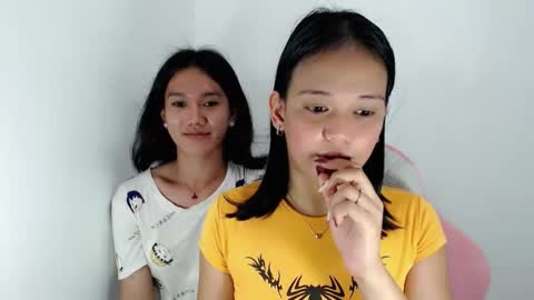 Snapshot of divinegoddness chatting on 05-01-26, 09:03 Crystal mae online show from 05-01-26, 09:03