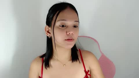 Snapshot of divinegoddness chatting on 05-08-26, 05:57 Crystal mae online show from 05-08-26, 05:57