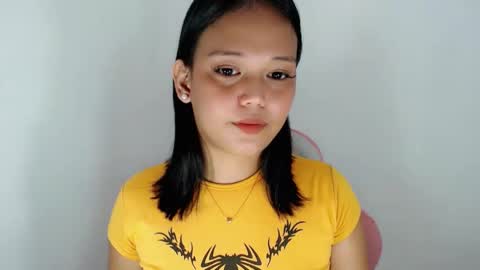 Snapshot of divinegoddness chatting on 05-17-26, 05:38 Crystal mae online show from 05-17-26, 05:38