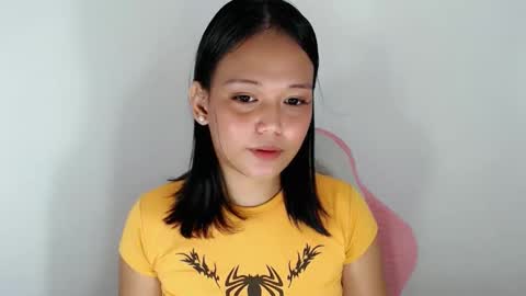 Snapshot of divinegoddness chatting on 05-17-26, 05:42 Crystal mae online show from 05-17-26, 05:42