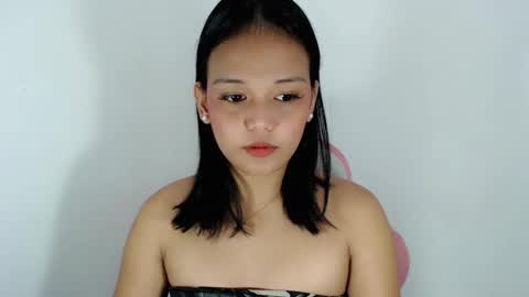 Snapshot of divinegoddness chatting on 05-19-26, 03:24 Crystal mae online show from 05-19-26, 03:24