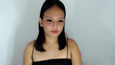 Snapshot of divinegoddness chatting on 05-22-26, 04:56 Crystal mae online show from 05-22-26, 04:56