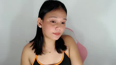 Snapshot of divinegoddness chatting on 05-29-26, 06:28 Crystal mae online show from 05-29-26, 06:28