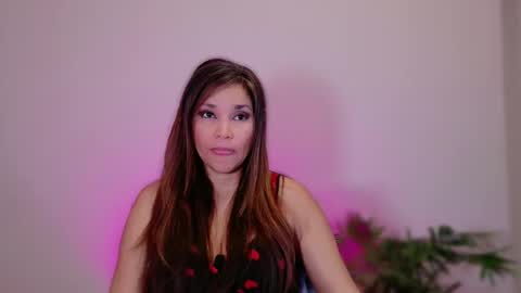 Snapshot of divinelynn chatting on 12-05-24, 01:06 DivineLynn online show from 12-05-24, 01:06