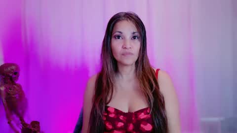 Snapshot of divinelynn chatting on 02-04-25, 03:57 DivineLynn online show from 02-04-25, 03:57