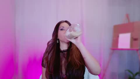 Snapshot of divinelynn chatting on 02-22-25, 03:25 DivineLynn online show from 02-22-25, 03:25