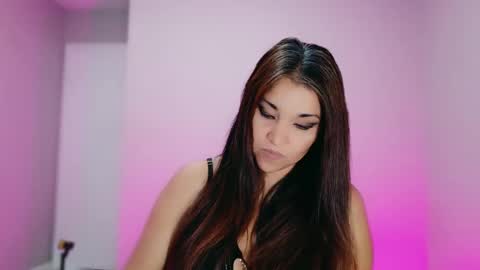 Snapshot of divinelynn chatting on 10-29-25, 07:04 DivineLynn online show from 10-29-25, 07:04