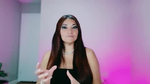 Snapshot of divinelynn chatting on 11-06-25, 03:57 DivineLynn online show from 11-06-25, 03:57