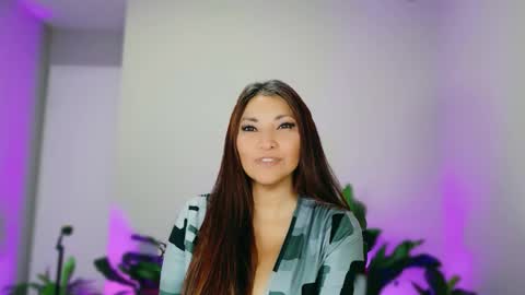 Snapshot of divinelynn chatting on 12-05-25, 02:47 DivineLynn online show from 12-05-25, 02:47