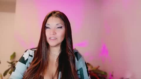 DivineLynn online show from 01-16-26, 12:31