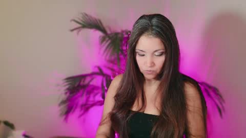 DivineLynn online show from 05-15-26, 10:55