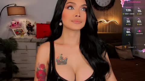 Snapshot of divinequeen chatting on 05-02-26, 01:49 online show from 05-02-26, 01:49