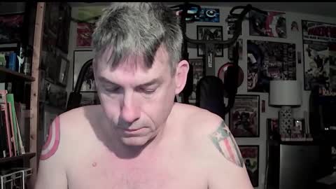 Snapshot of dix_handley_50 chatting on 10-29-25, 12:18 dix_handley_50 online show from 10-29-25, 12:18