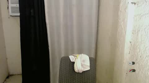 Snapshot of dixie_cutie chatting on 12-21-25, 03:19 Dixie online show from 12-21-25, 03:19