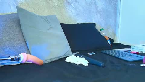 Snapshot of dixie_grey1 chatting on 10-28-25, 03:14 Sofia online show from 10-28-25, 03:14