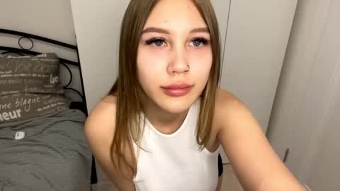 Snapshot of dixiecritchley chatting on 10-03-25, 04:37 Stella online show from 10-03-25, 04:37