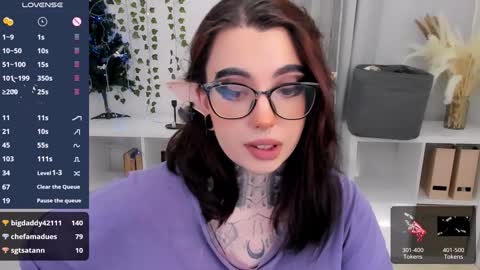 Snapshot of dixipixi_ chatting on 12-19-24, 01:29 dixipixi_ online show from 12-19-24, 01:29