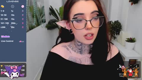 Snapshot of dixipixi_ chatting on 12-28-24, 11:52 dixipixi_ online show from 12-28-24, 11:52