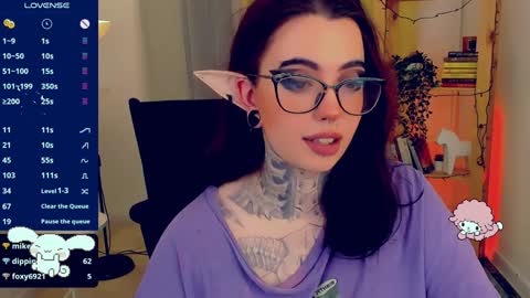 dixipixi_ online show from 01-05-25, 11:48