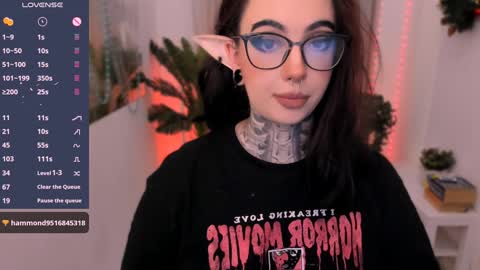 Snapshot of dixipixi_ chatting on 01-10-25, 05:37 dixipixi_ online show from 01-10-25, 05:37