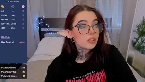 Snapshot of dixipixi_ chatting on 01-11-25, 08:43 dixipixi_ online show from 01-11-25, 08:43