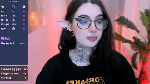 Snapshot of dixipixi_ chatting on 01-23-25, 01:24 dixipixi_ online show from 01-23-25, 01:24