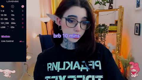 Snapshot of dixipixi_ chatting on 02-08-25, 01:22 dixipixi_ online show from 02-08-25, 01:22