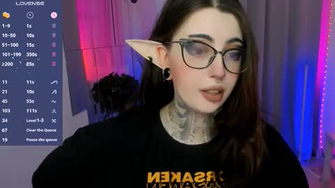 Snapshot of dixipixi_ chatting on 09-19-25, 05:42 dixipixi_ online show from 09-19-25, 05:42